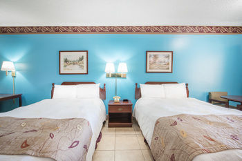 Texas Inn And Suites Citycenter At Utrgv Эдинбург Экстерьер фото
