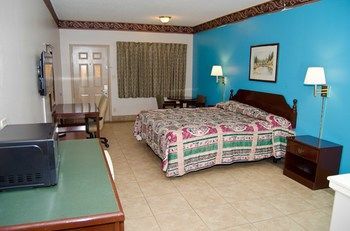 Texas Inn And Suites Citycenter At Utrgv Эдинбург Экстерьер фото